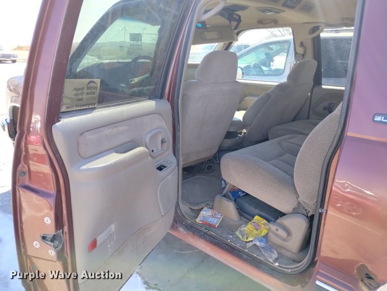 image for item DN6345 1999 GMC Suburban 1500  SUV