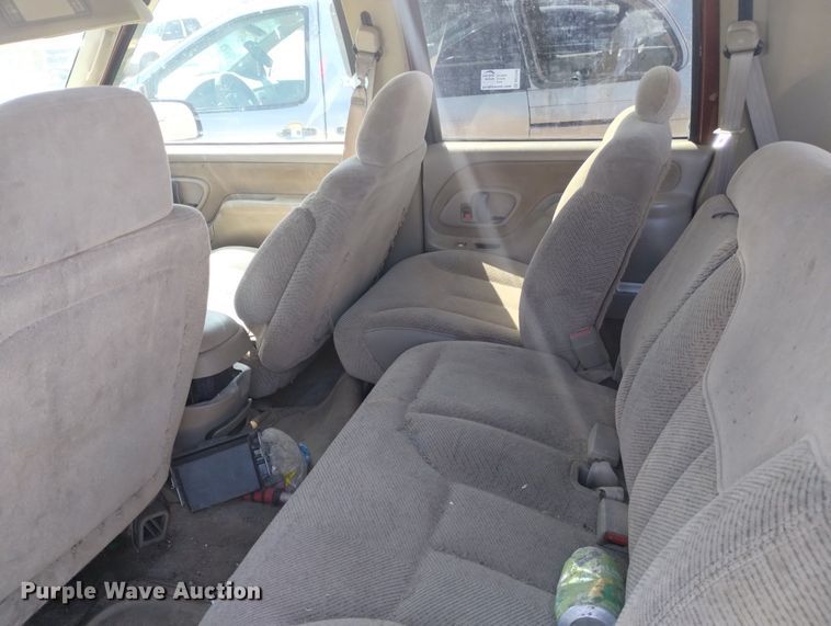 image for item DN6345 1999 GMC Suburban 1500  SUV