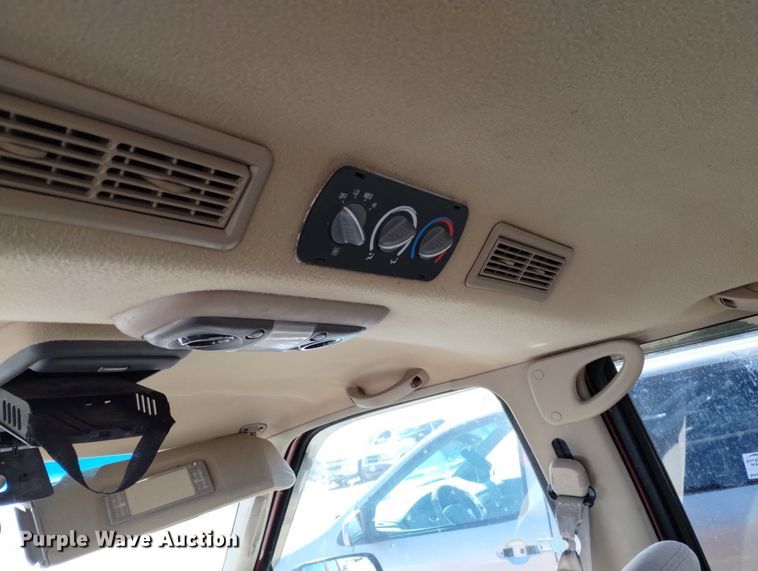 image for item DN6345 1999 GMC Suburban 1500  SUV