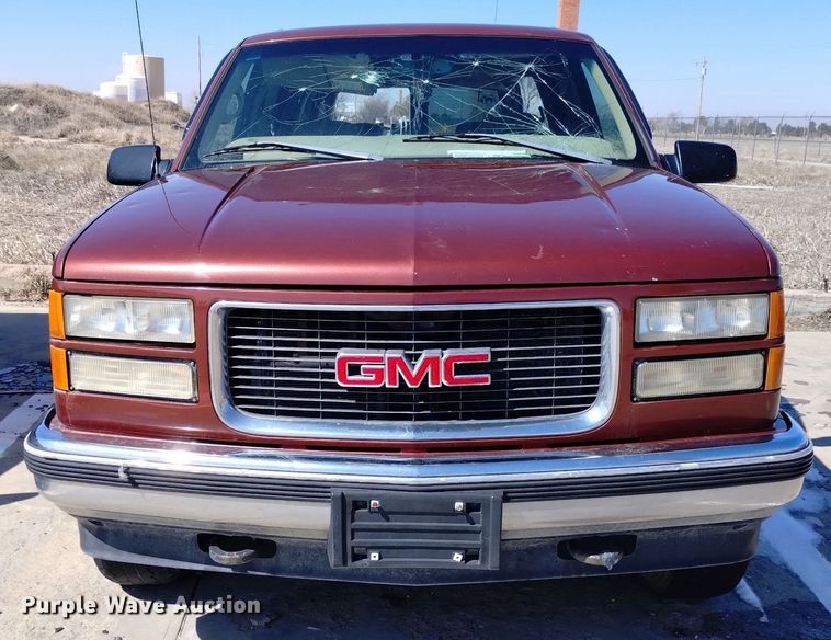 image for item DN6345 1999 GMC Suburban 1500  SUV