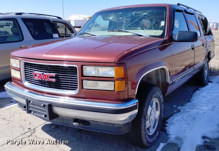 image for item DN6345 1999 GMC Suburban 1500  SUV