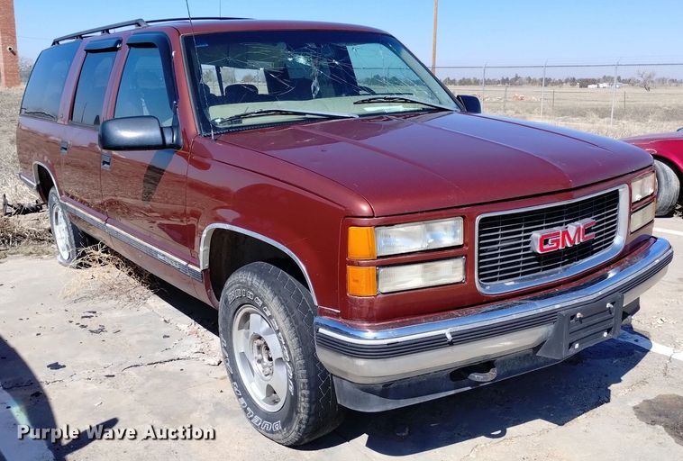 image for item DN6345 1999 GMC Suburban 1500  SUV