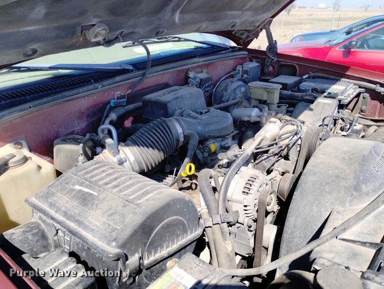 image for item DN6345 1999 GMC Suburban 1500  SUV