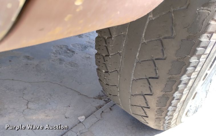 image for item DN6345 1999 GMC Suburban 1500  SUV