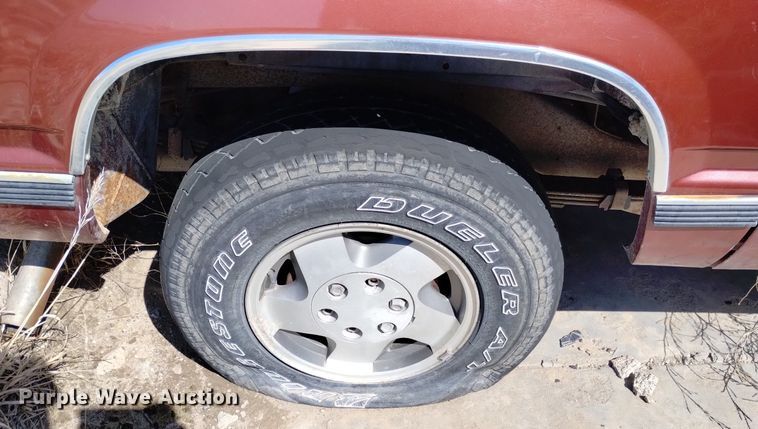 image for item DN6345 1999 GMC Suburban 1500  SUV