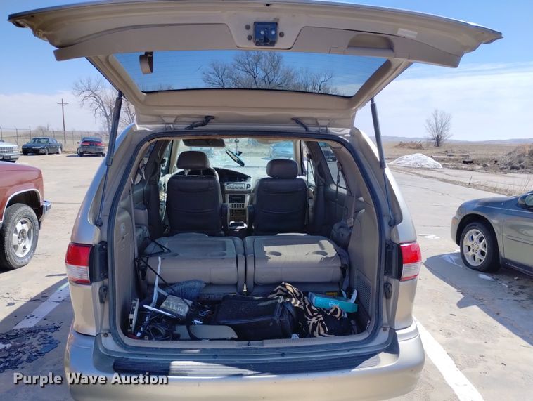 image for item DN6346 2002 Toyota Sienna XLE  van