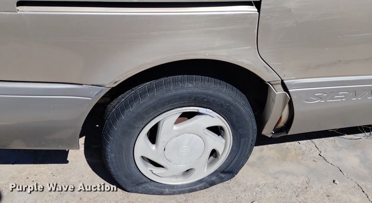image for item DN6346 2002 Toyota Sienna XLE  van