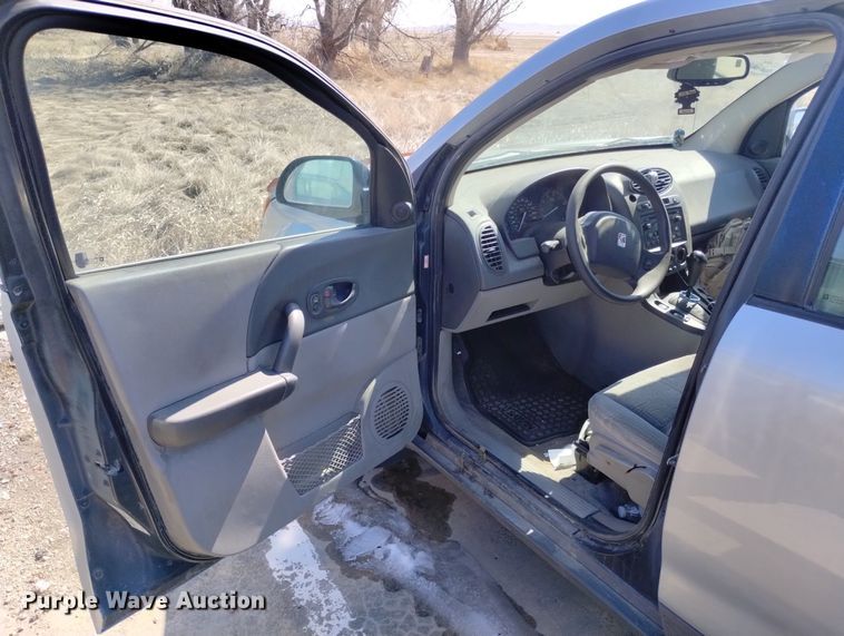 image for item DN6349 2003 Saturn Vue  SUV