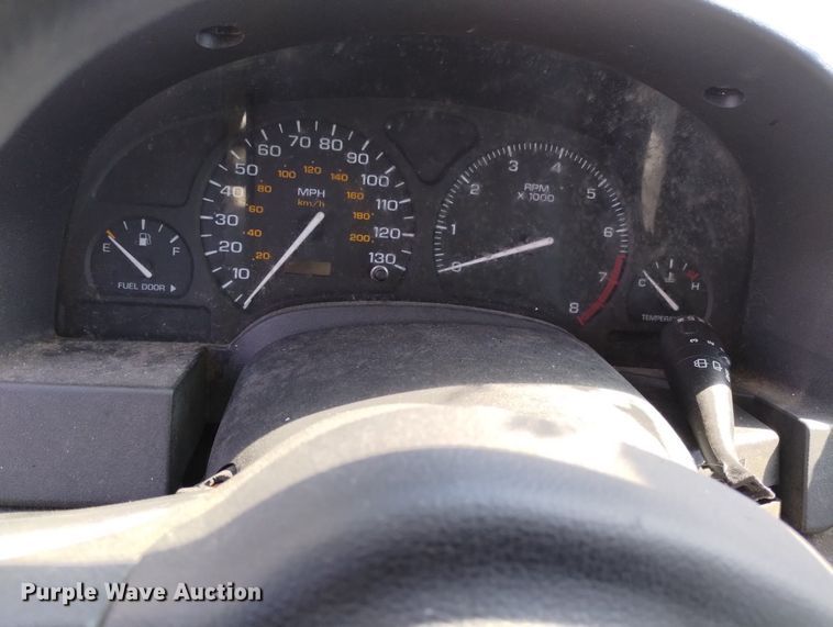 image for item DN6349 2003 Saturn Vue  SUV