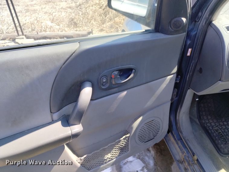 image for item DN6349 2003 Saturn Vue  SUV