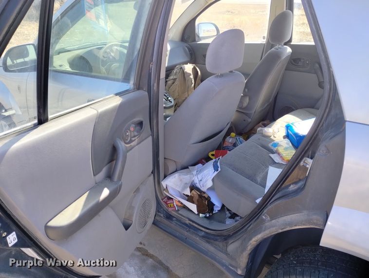 image for item DN6349 2003 Saturn Vue  SUV