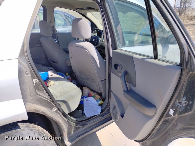 image for item DN6349 2003 Saturn Vue  SUV