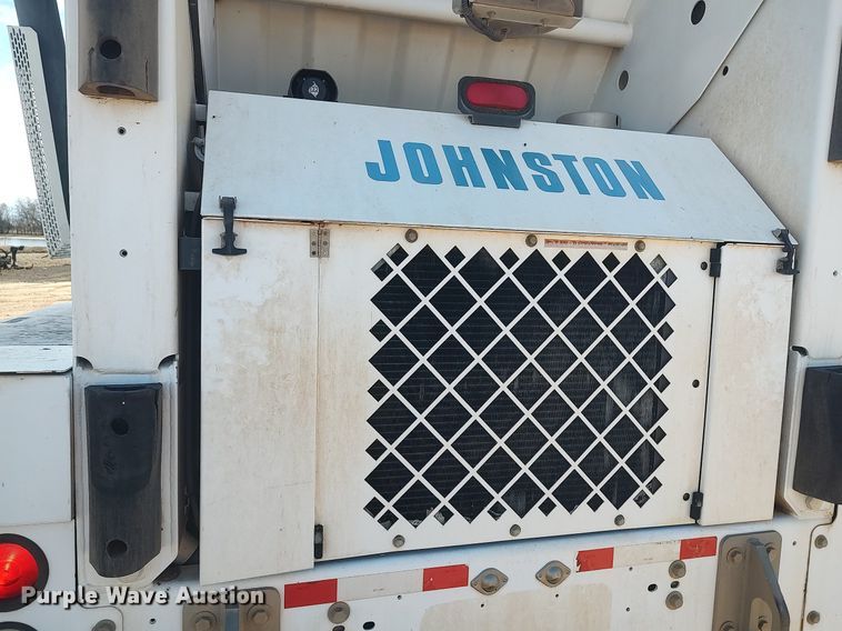 image for item DO3754 2004 Johnston 3000  street sweeper truck