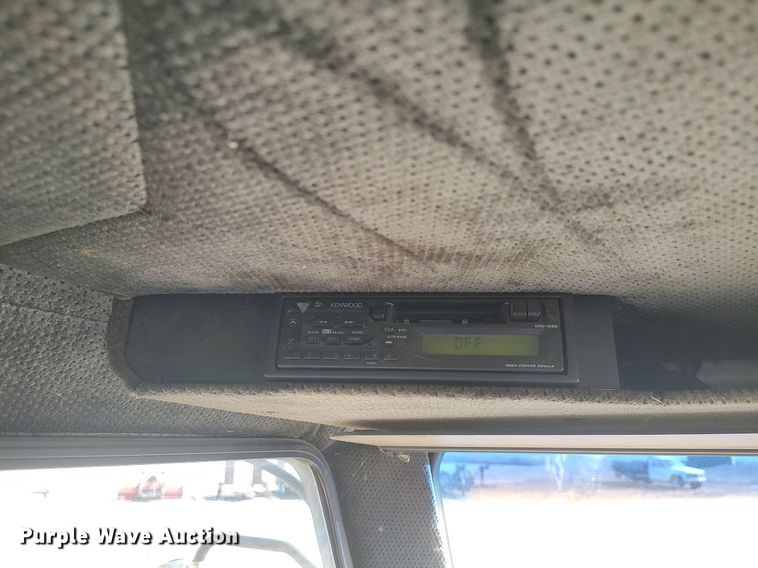 image for item DO3754 2004 Johnston 3000  street sweeper truck