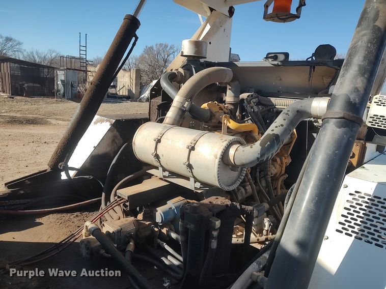 image for item DO3754 2004 Johnston 3000  street sweeper truck