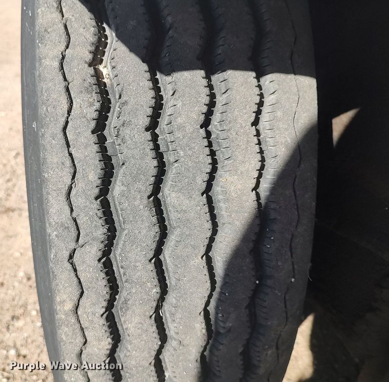 image for item DO3754 2004 Johnston 3000  street sweeper truck