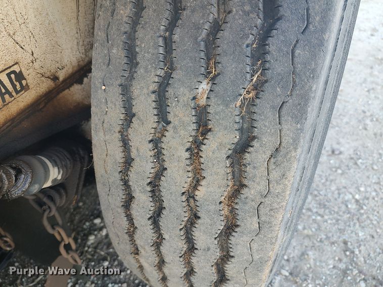 image for item DO3754 2004 Johnston 3000  street sweeper truck