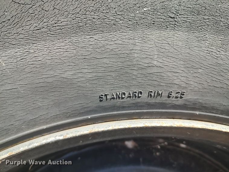 image for item DO3754 2004 Johnston 3000  street sweeper truck