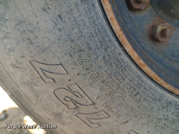 image for item DO3754 2004 Johnston 3000  street sweeper truck