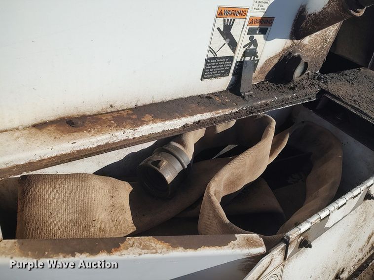 image for item DO3754 2004 Johnston 3000  street sweeper truck