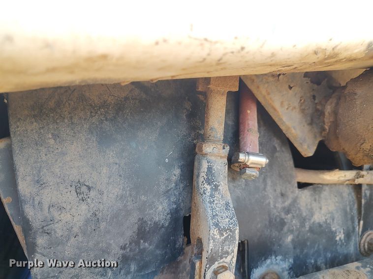 image for item DO3754 2004 Johnston 3000  street sweeper truck