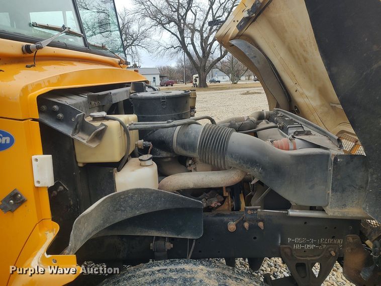 image for item DO3797 2005 Blue Bird  school bus