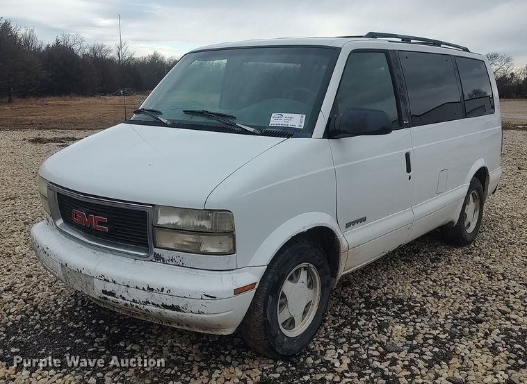 image for item DO3798 2000 GMC Safari  van