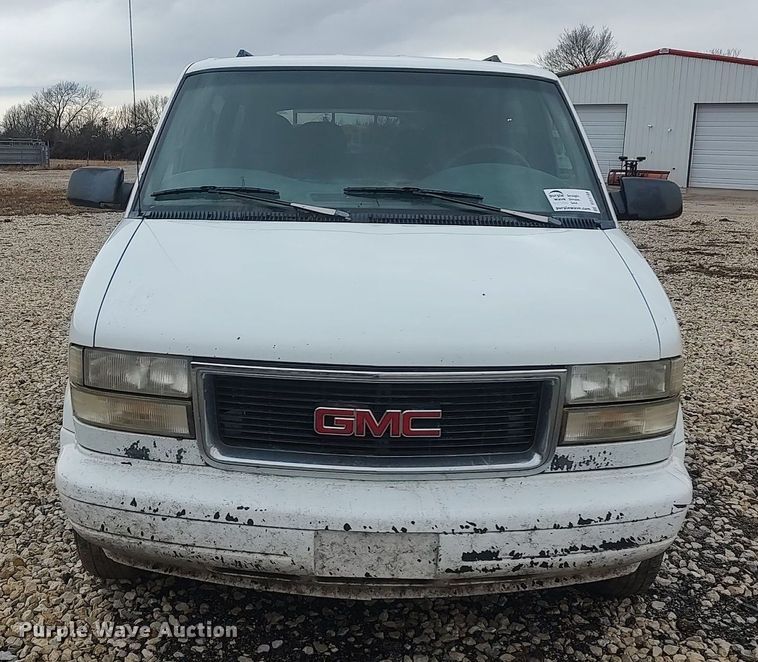 image for item DO3798 2000 GMC Safari  van