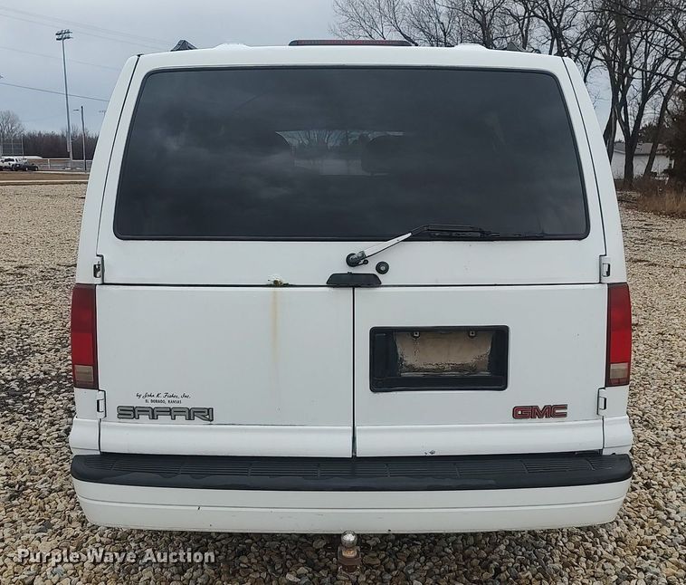 image for item DO3798 2000 GMC Safari  van
