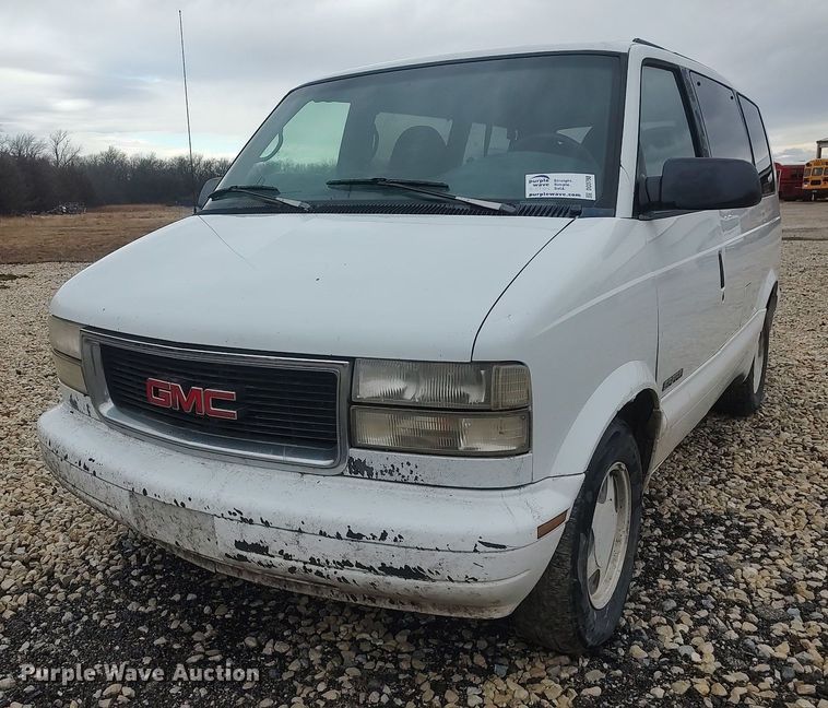 image for item DO3798 2000 GMC Safari  van
