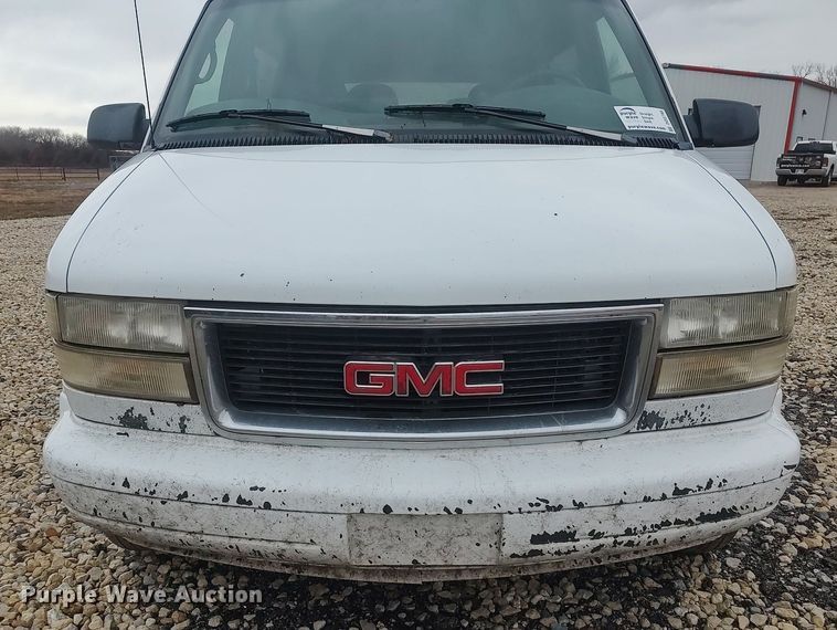 image for item DO3798 2000 GMC Safari  van