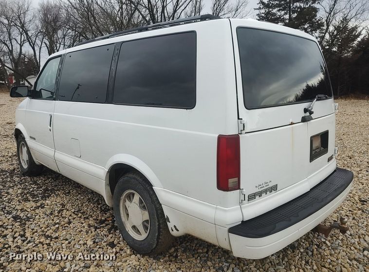 image for item DO3798 2000 GMC Safari  van