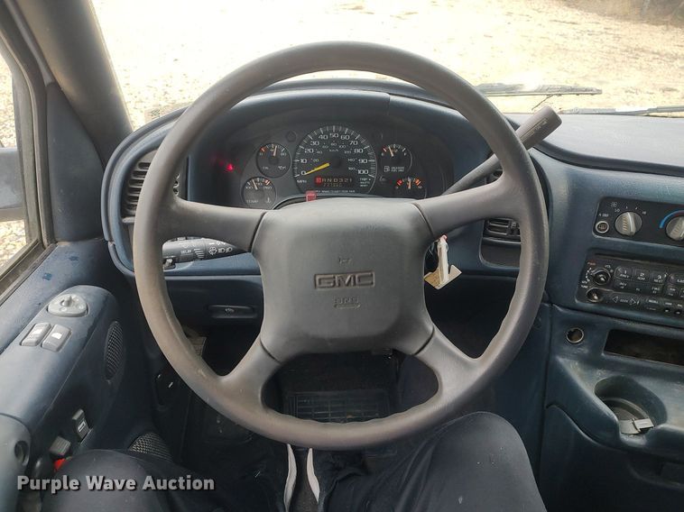image for item DO3798 2000 GMC Safari  van