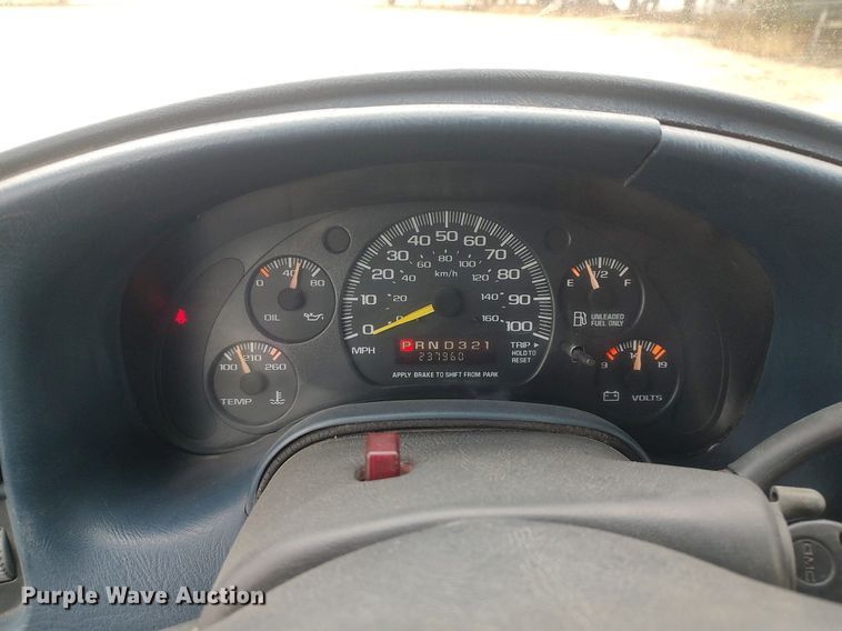 image for item DO3798 2000 GMC Safari  van