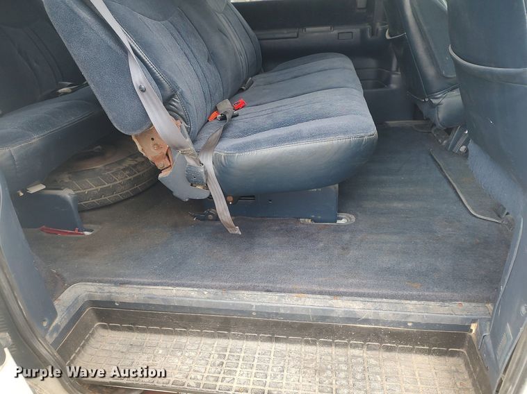 image for item DO3798 2000 GMC Safari  van