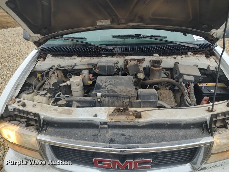 image for item DO3798 2000 GMC Safari  van