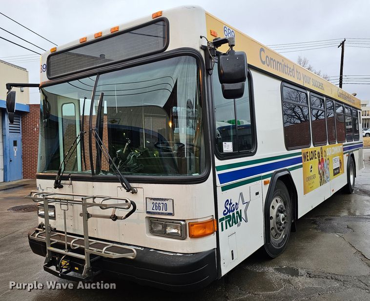 image for item DO4210 2006 Gillig G29B102N4  transit bus