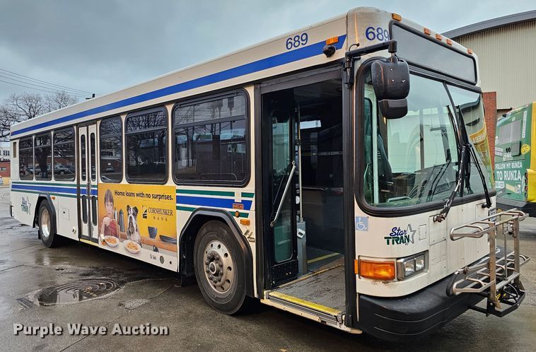image for item DO4210 2006 Gillig G29B102N4  transit bus
