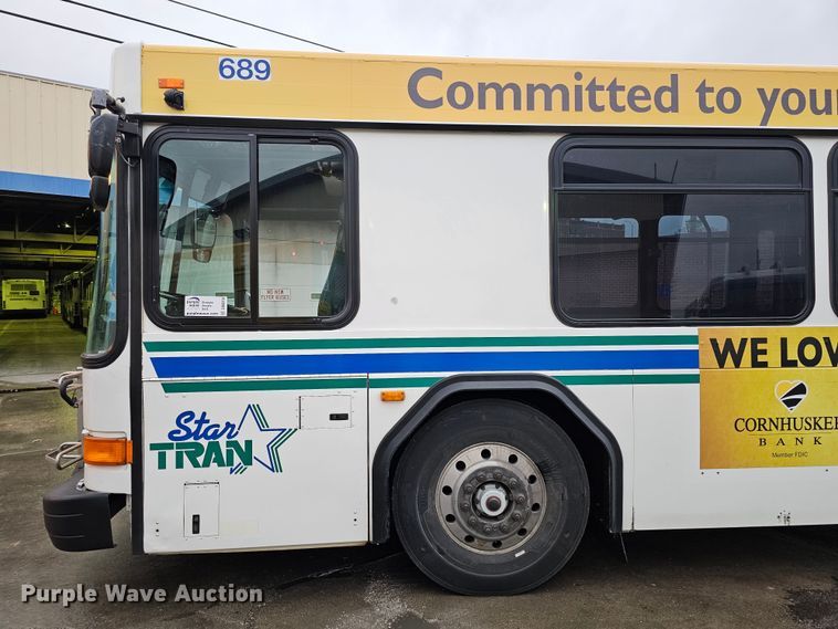 image for item DO4210 2006 Gillig G29B102N4  transit bus