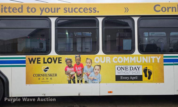 image for item DO4210 2006 Gillig G29B102N4  transit bus