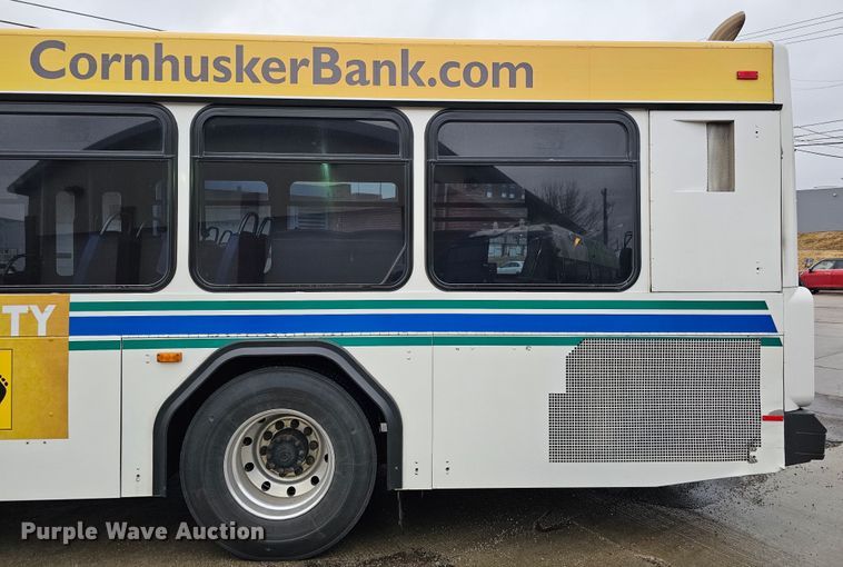 image for item DO4210 2006 Gillig G29B102N4  transit bus