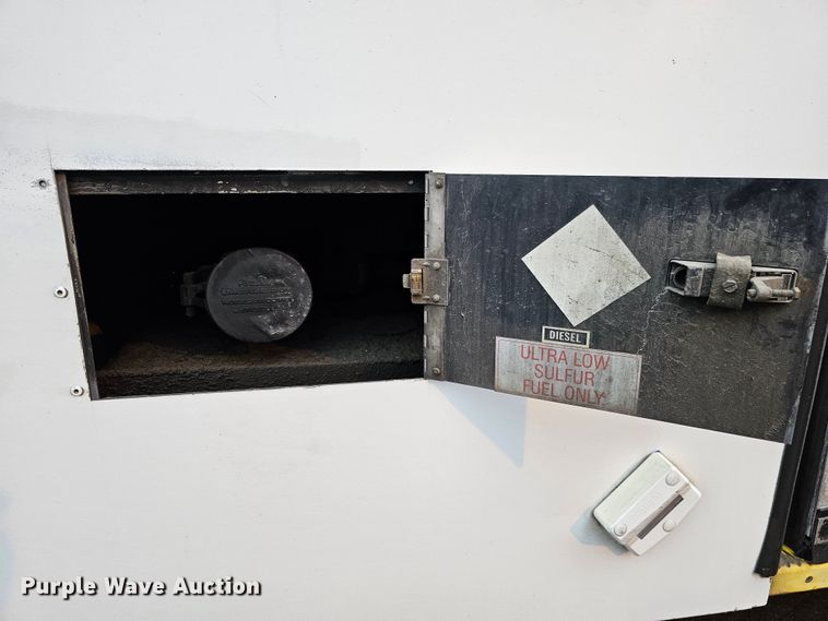 image for item DO4210 2006 Gillig G29B102N4  transit bus