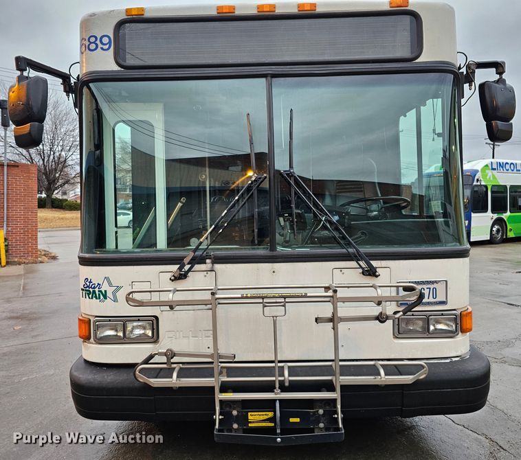 image for item DO4210 2006 Gillig G29B102N4  transit bus