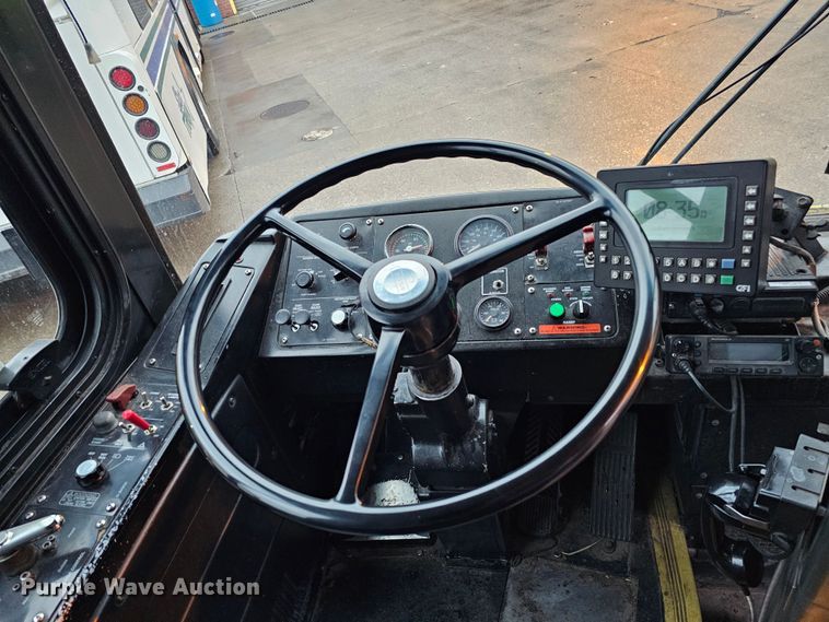 image for item DO4210 2006 Gillig G29B102N4  transit bus