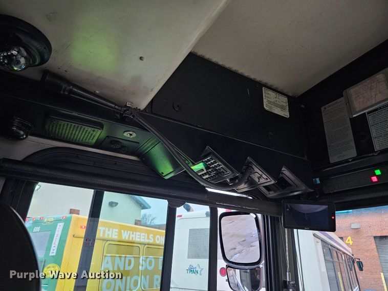 image for item DO4210 2006 Gillig G29B102N4  transit bus