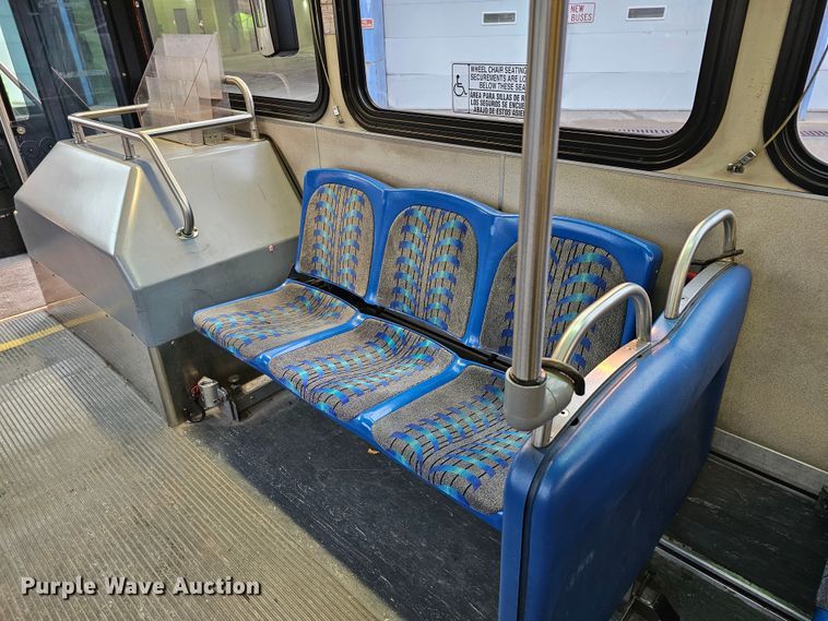 image for item DO4210 2006 Gillig G29B102N4  transit bus