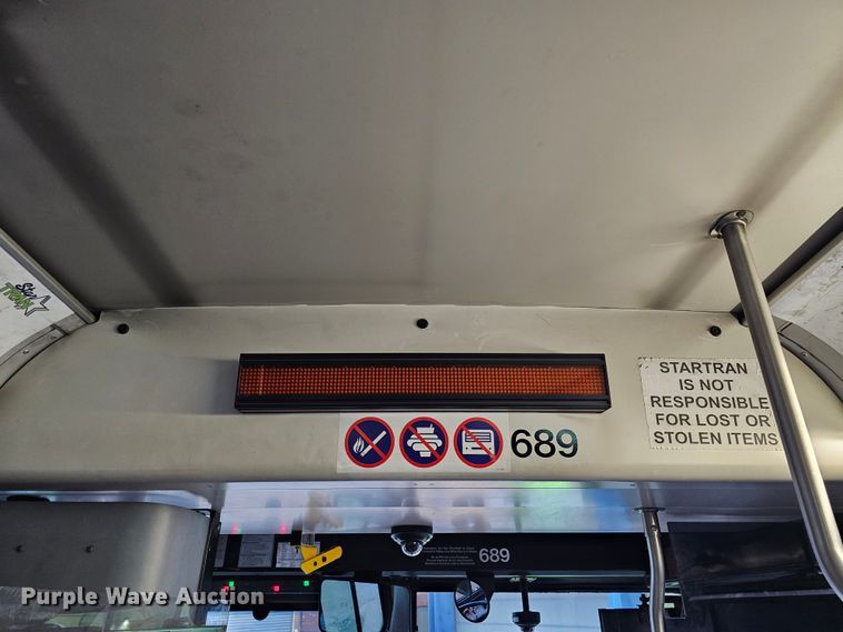 image for item DO4210 2006 Gillig G29B102N4  transit bus