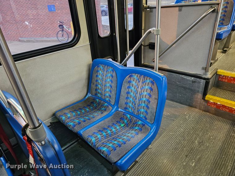 image for item DO4210 2006 Gillig G29B102N4  transit bus