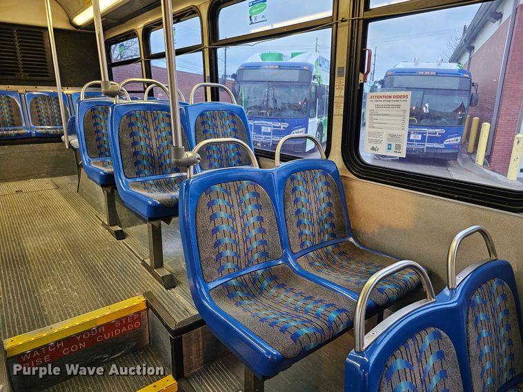 image for item DO4210 2006 Gillig G29B102N4  transit bus