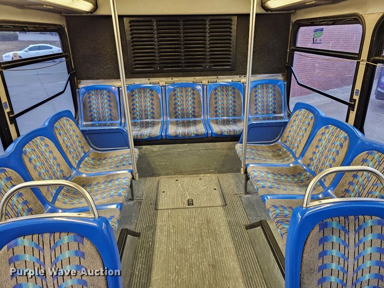 image for item DO4210 2006 Gillig G29B102N4  transit bus